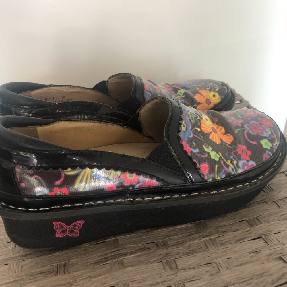 Algeria Shoes